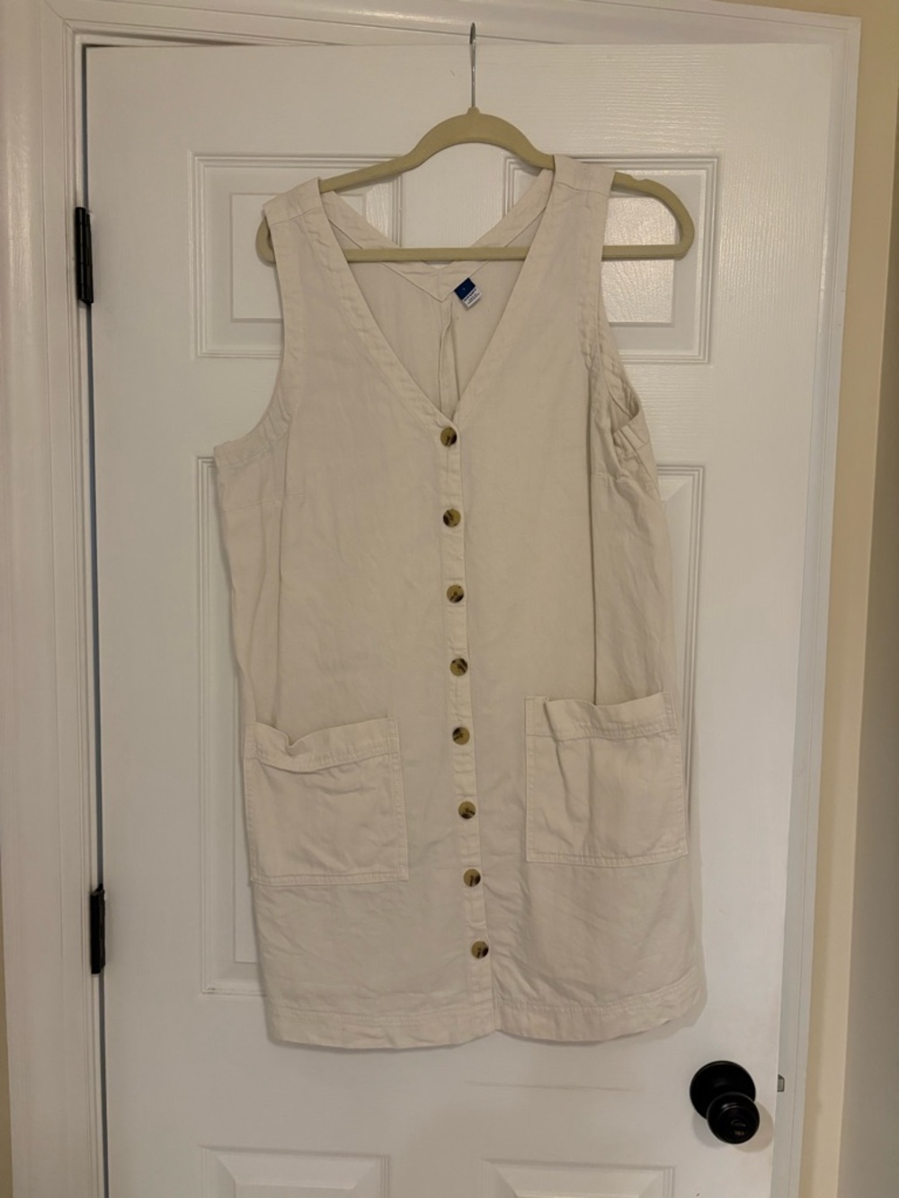 Cream Denim Button-Front Sleeveless Dress with Patch Pockets